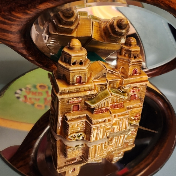 60s HEARST CASTLE Kitsch State Landmark Souvenir Royal Gold Salt Pepper Shakers - Picture 14 of 15